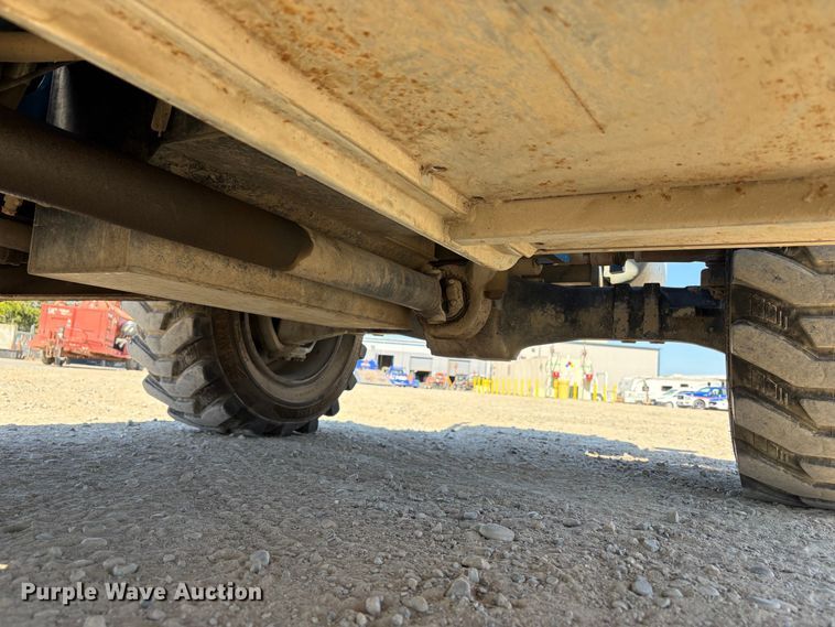 image for item EA0009 2006 Genie GTH-5519 telehandler