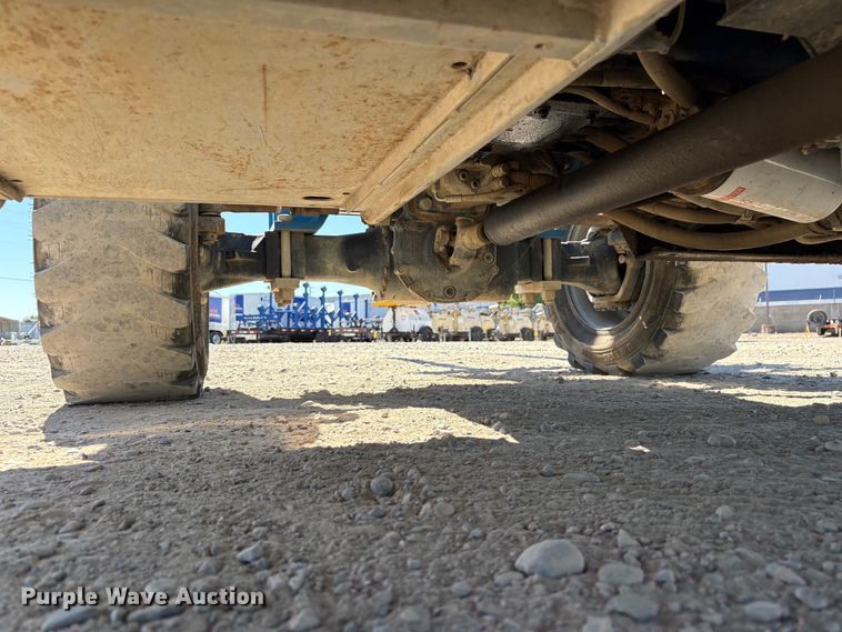 image for item EA0009 2006 Genie GTH-5519 telehandler