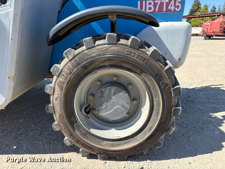 image for item EA0009 2006 Genie GTH-5519 telehandler