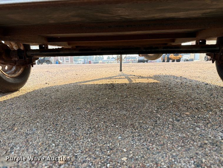 image for item EA0393 2008 Carry On enclosed cargo trailer