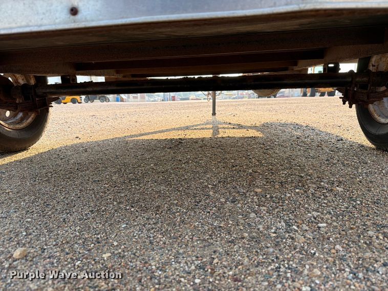 image for item EA0393 2008 Carry On enclosed cargo trailer