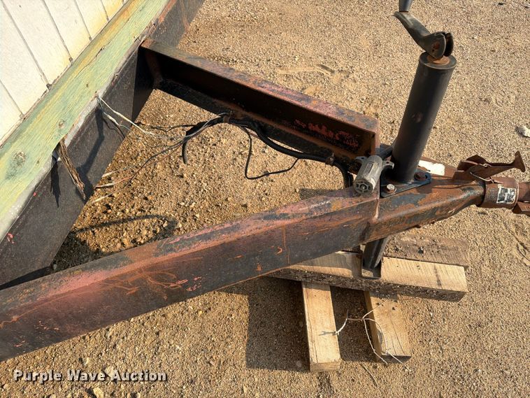 image for item EA0395 2006 Mark Line F-832 office trailer
