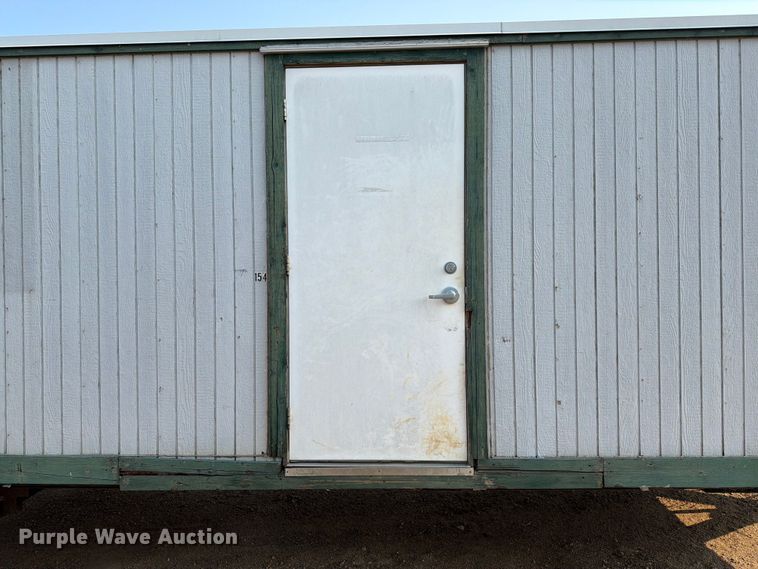 image for item EA0395 2006 Mark Line F-832 office trailer