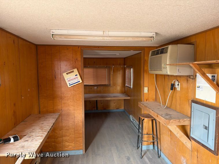 image for item EA0395 2006 Mark Line F-832 office trailer