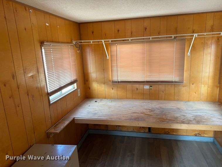 image for item EA0395 2006 Mark Line F-832 office trailer