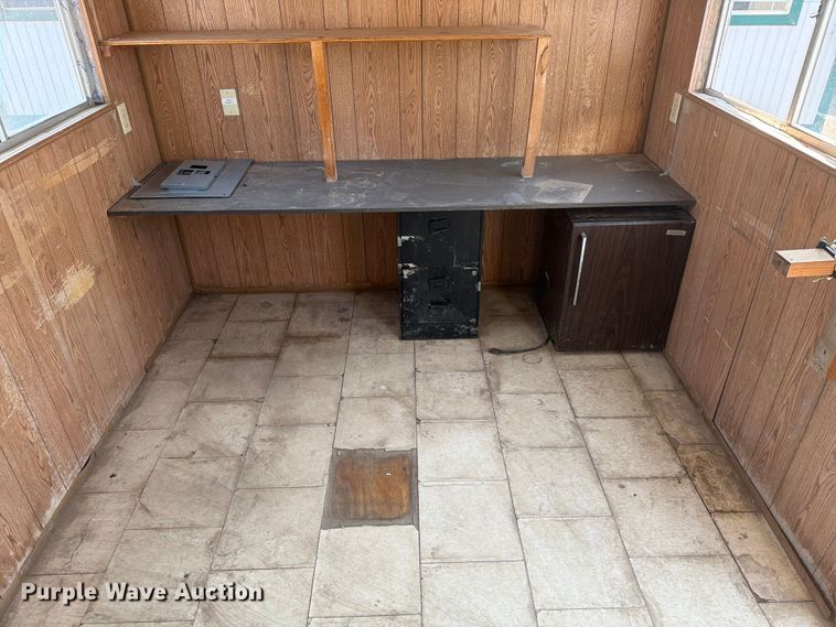 image for item EA0396 2001 Mark Line 830 office trailer