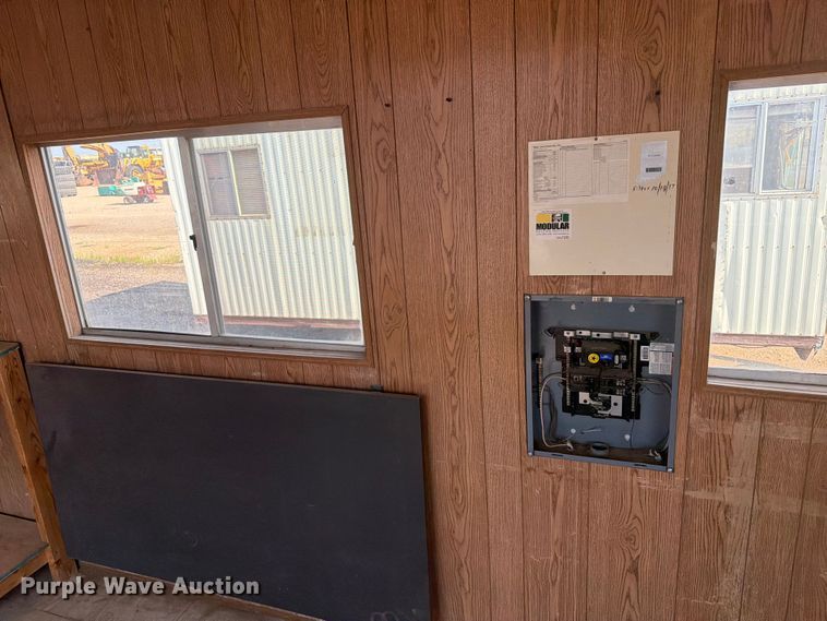 image for item EA0396 2001 Mark Line 830 office trailer