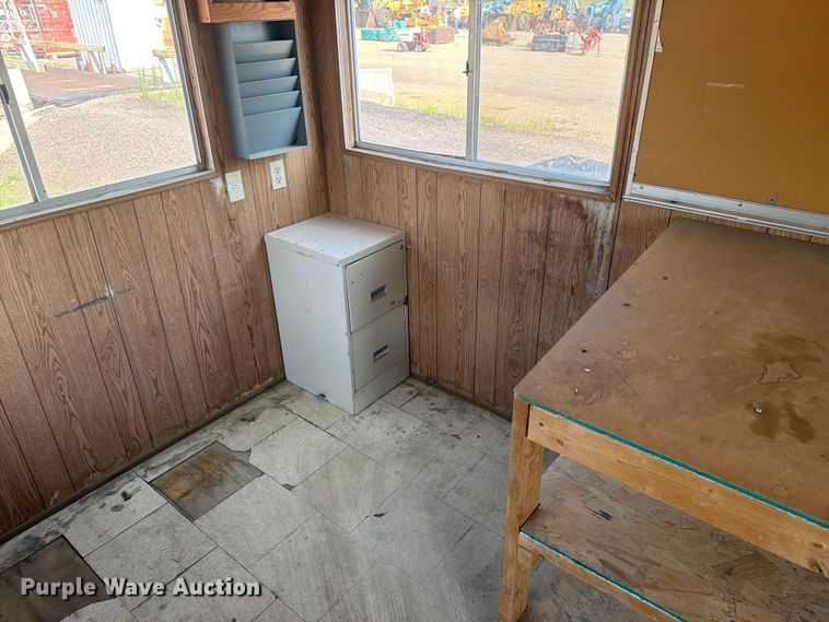 image for item EA0396 2001 Mark Line 830 office trailer