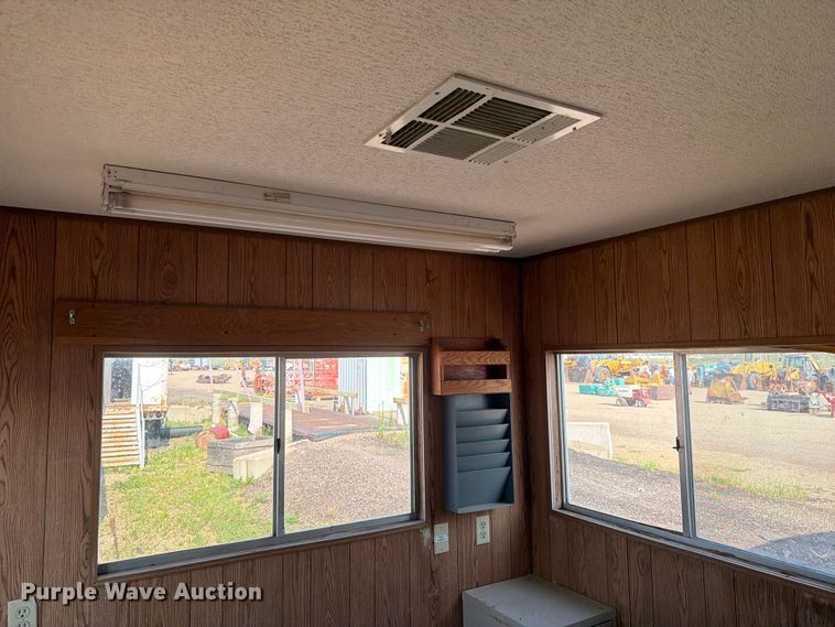 image for item EA0396 2001 Mark Line 830 office trailer