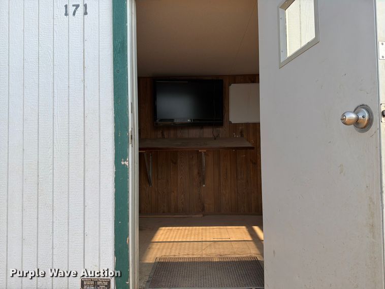 image for item EA0397 2013 Mark Line 832 office trailer