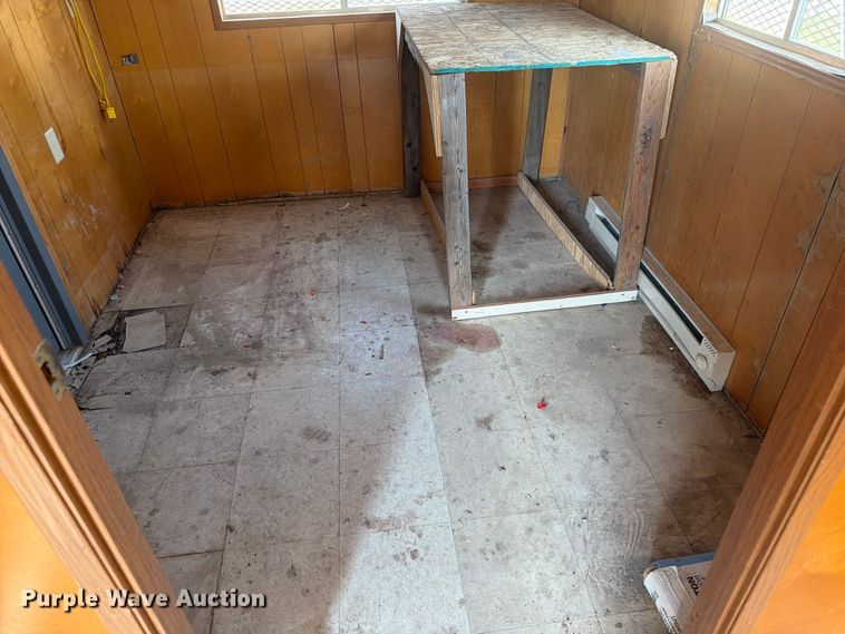 image for item EA0398 2003 Miller office trailer