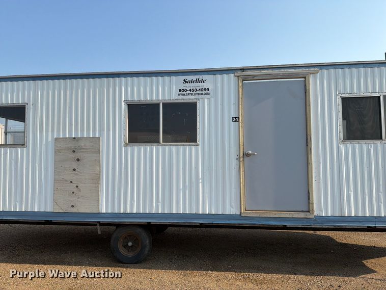 image for item EA0399 2001 Mark Line 830 office trailer