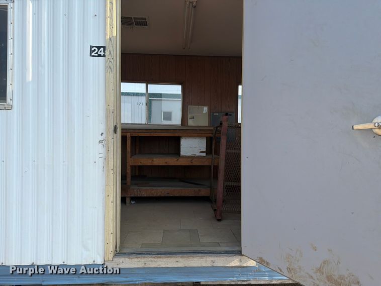 image for item EA0399 2001 Mark Line 830 office trailer