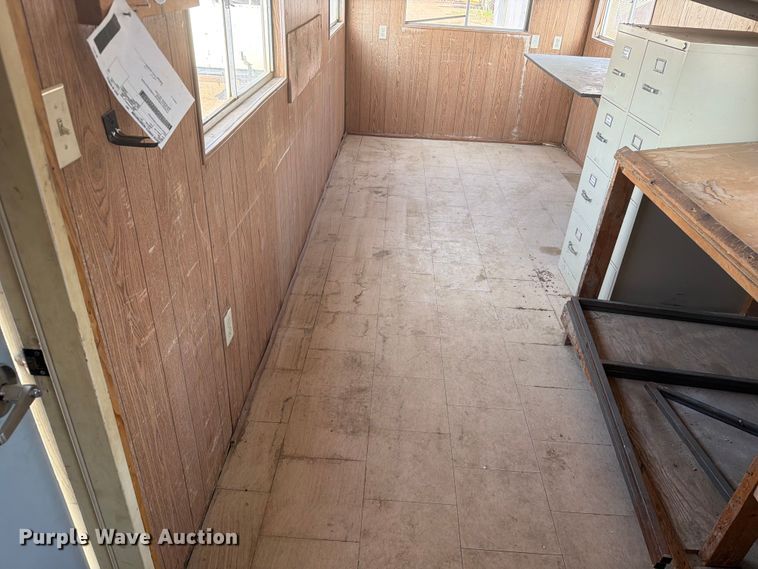 image for item EA0399 2001 Mark Line 830 office trailer