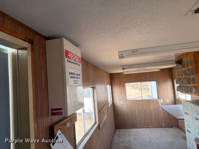 image for item EA0399 2001 Mark Line 830 office trailer
