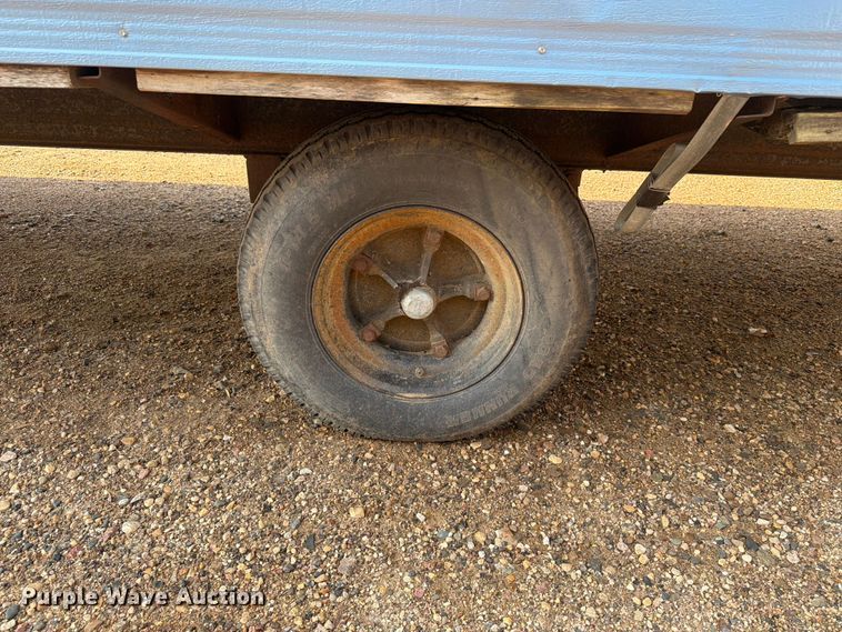 image for item EA0399 2001 Mark Line 830 office trailer