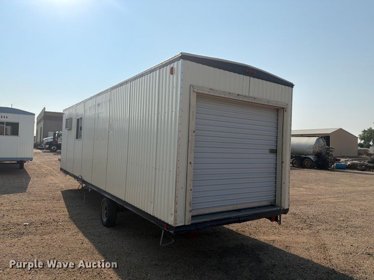 image for item EA0400 1999 Miller office trailer