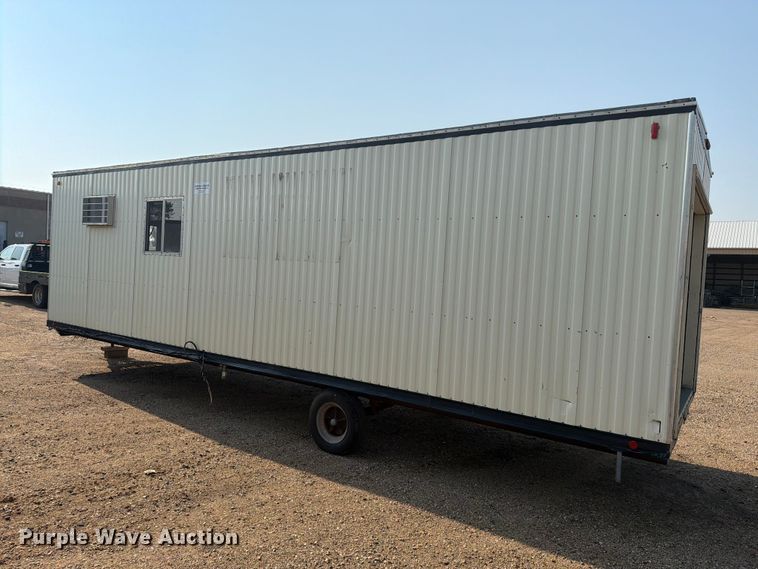 image for item EA0400 1999 Miller office trailer