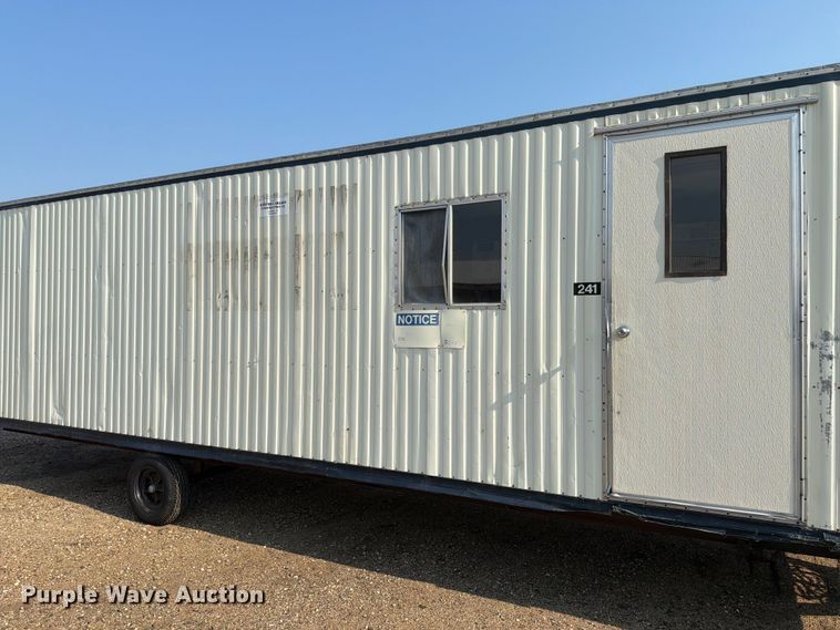 image for item EA0400 1999 Miller office trailer