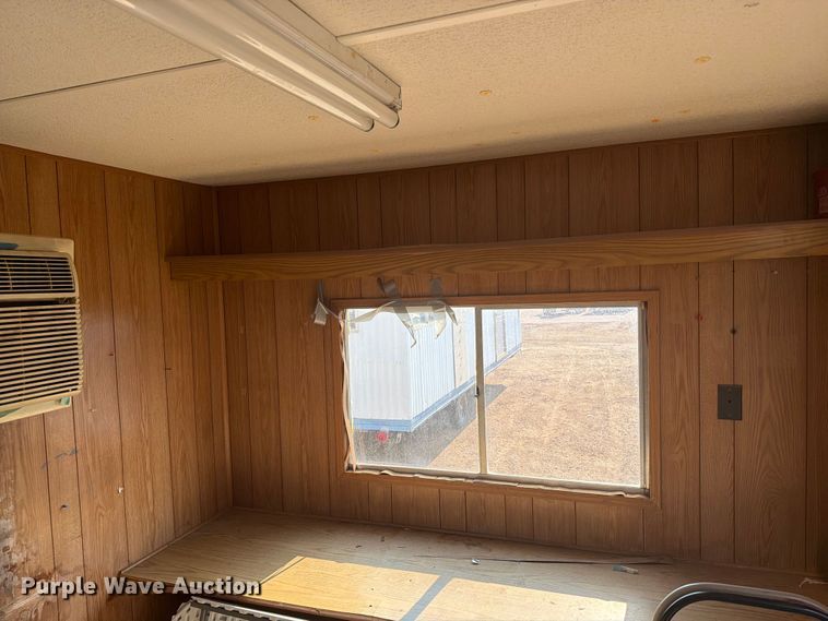 image for item EA0400 1999 Miller office trailer