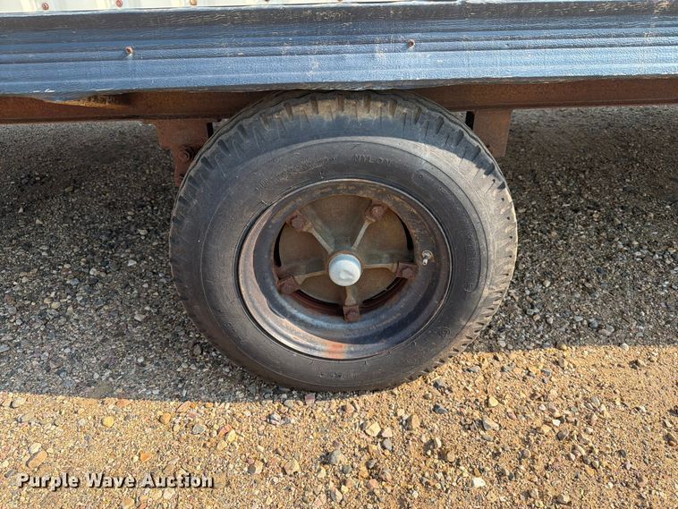 image for item EA0400 1999 Miller office trailer