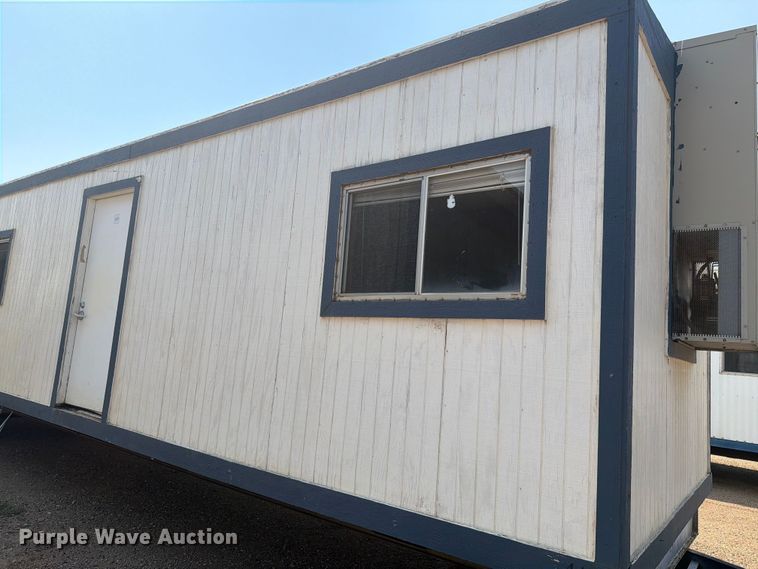 image for item EA0401 2000 office trailer