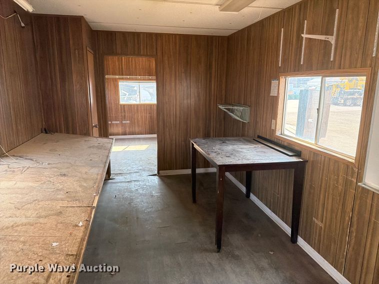 image for item EA0401 2000 office trailer