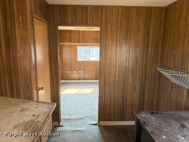 image for item EA0401 2000 office trailer