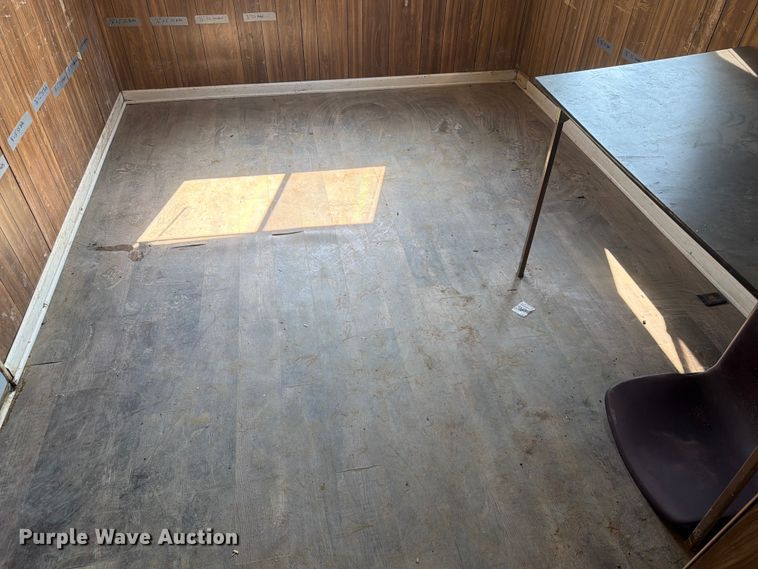 image for item EA0401 2000 office trailer