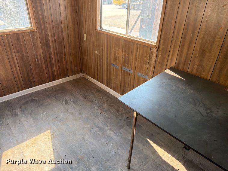 image for item EA0401 2000 office trailer