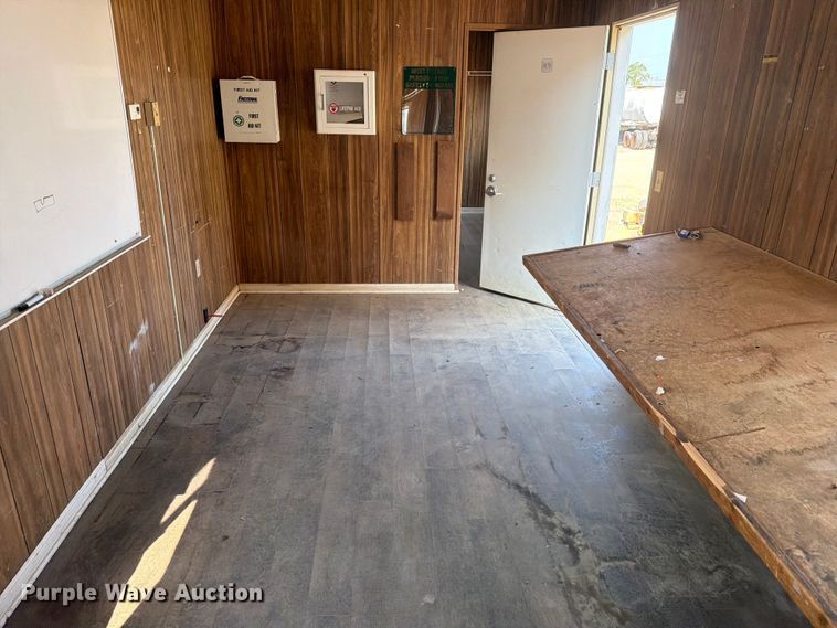 image for item EA0401 2000 office trailer