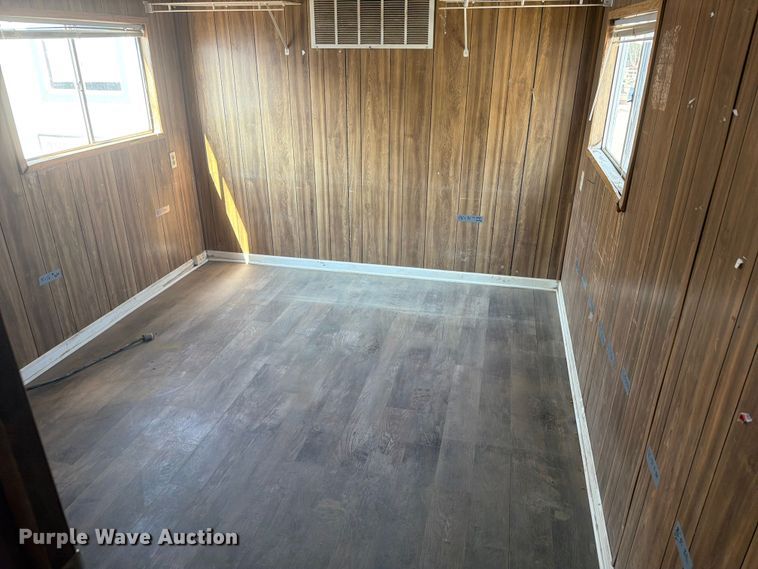 image for item EA0401 2000 office trailer