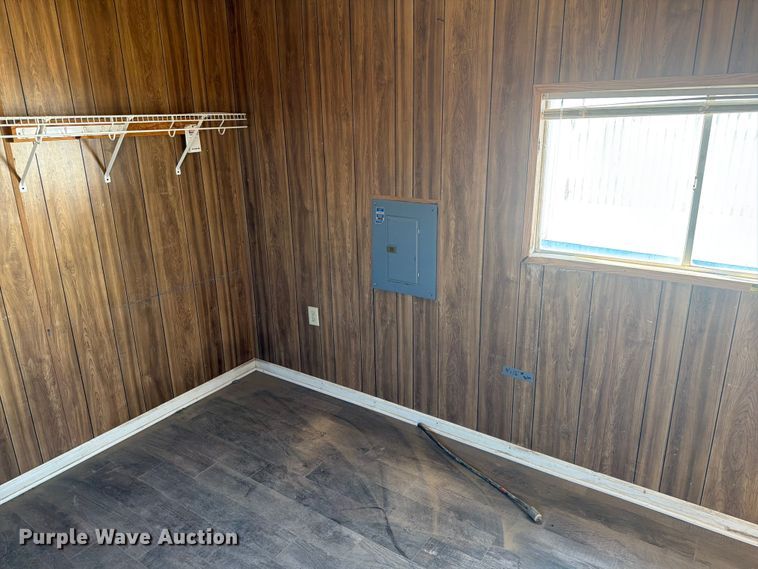 image for item EA0401 2000 office trailer