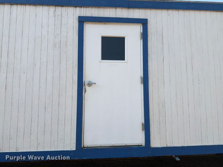 image for item EA0402 2001 office trailer