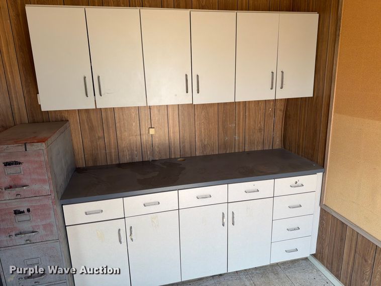 image for item EA0402 2001 office trailer