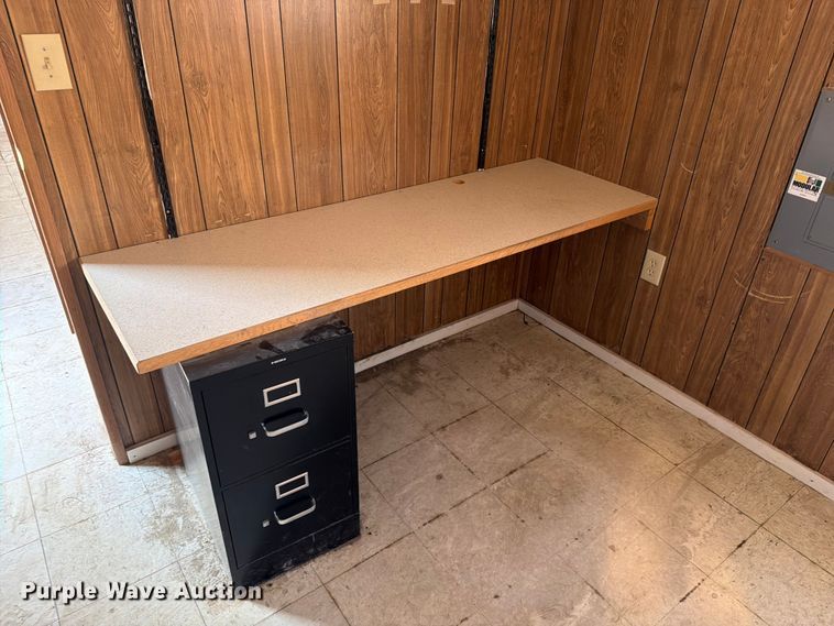 image for item EA0402 2001 office trailer