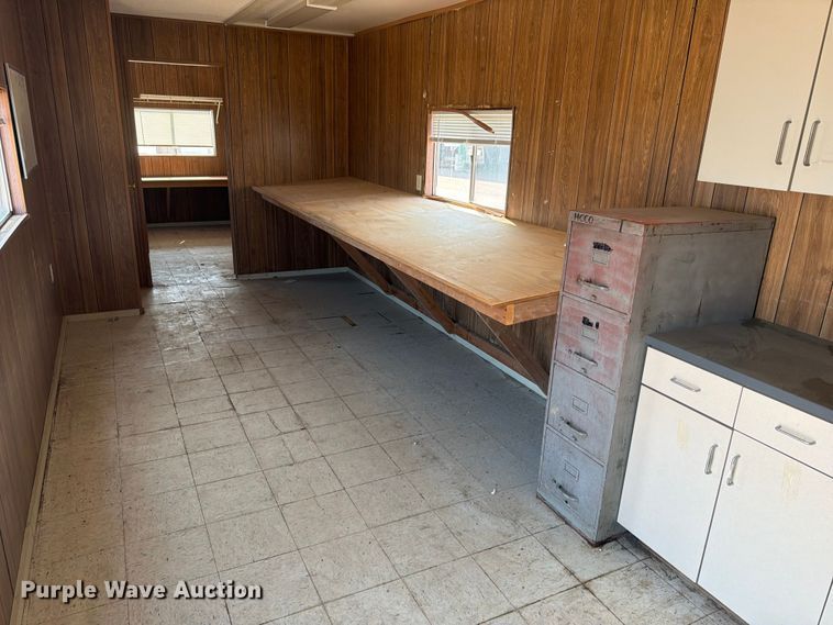 image for item EA0402 2001 office trailer