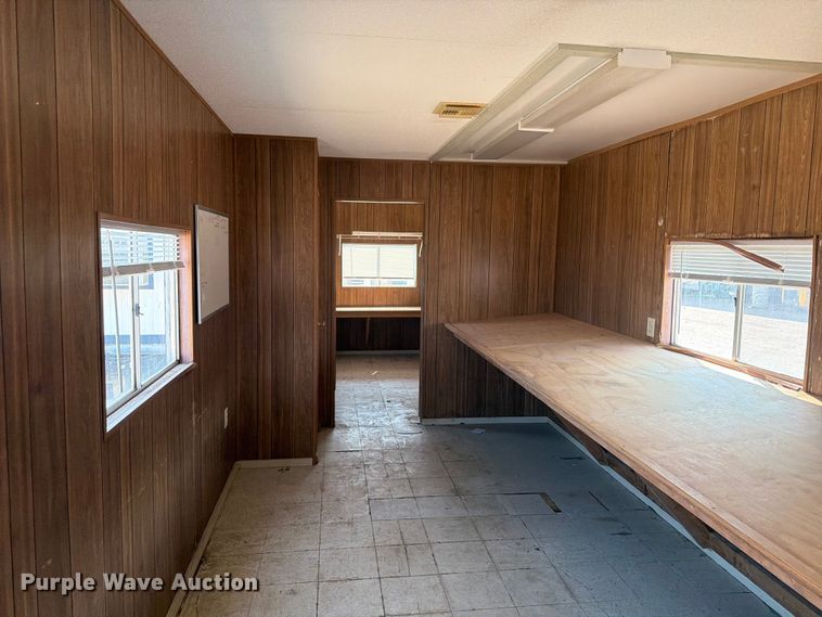 image for item EA0402 2001 office trailer