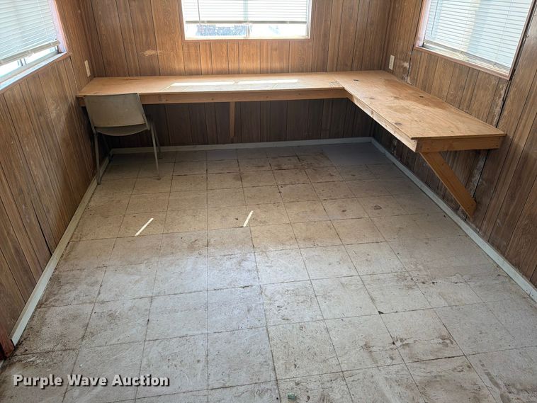 image for item EA0402 2001 office trailer