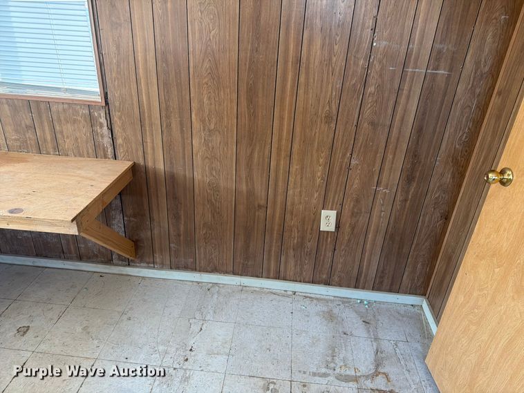 image for item EA0402 2001 office trailer