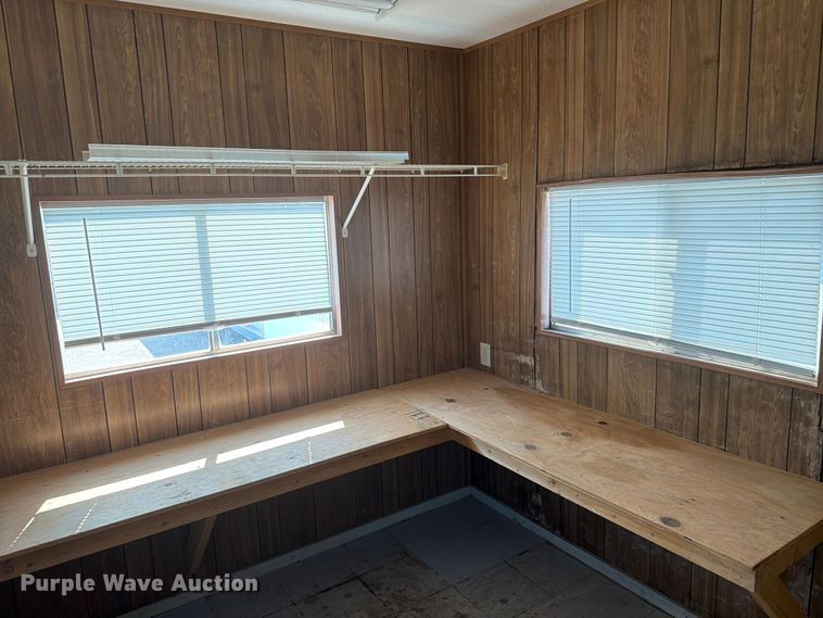 image for item EA0402 2001 office trailer