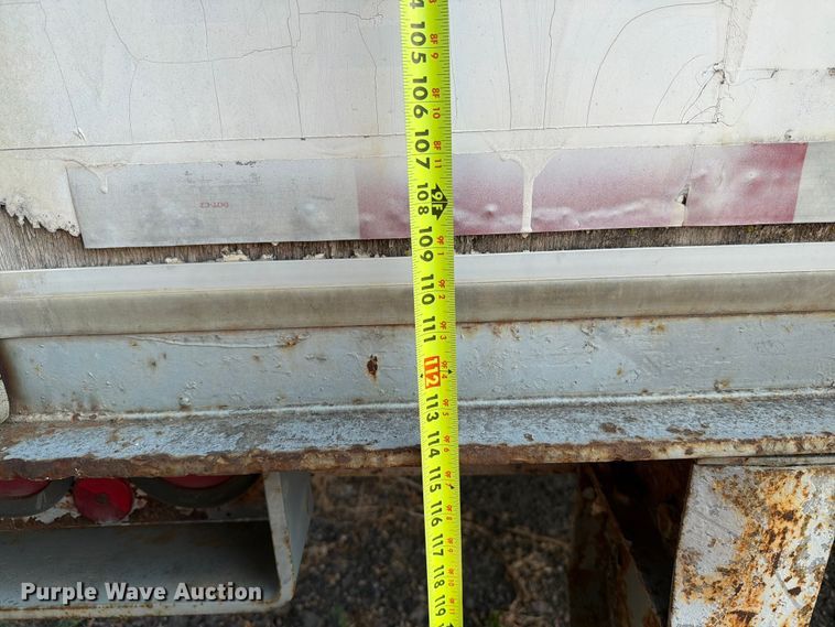 image for item EA0403 1990 Fruehauf FB9-F2-48W dry van trailer