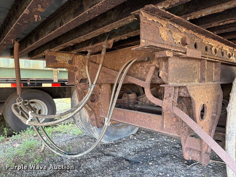 image for item EA0403 1990 Fruehauf FB9-F2-48W dry van trailer