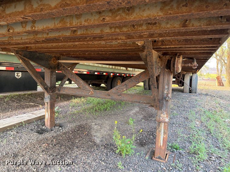 image for item EA0403 1990 Fruehauf FB9-F2-48W dry van trailer