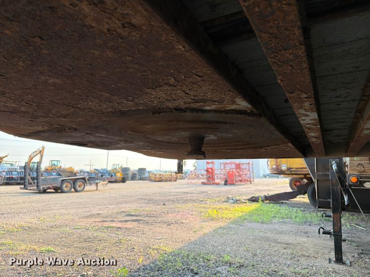 image for item EA0403 1990 Fruehauf FB9-F2-48W dry van trailer