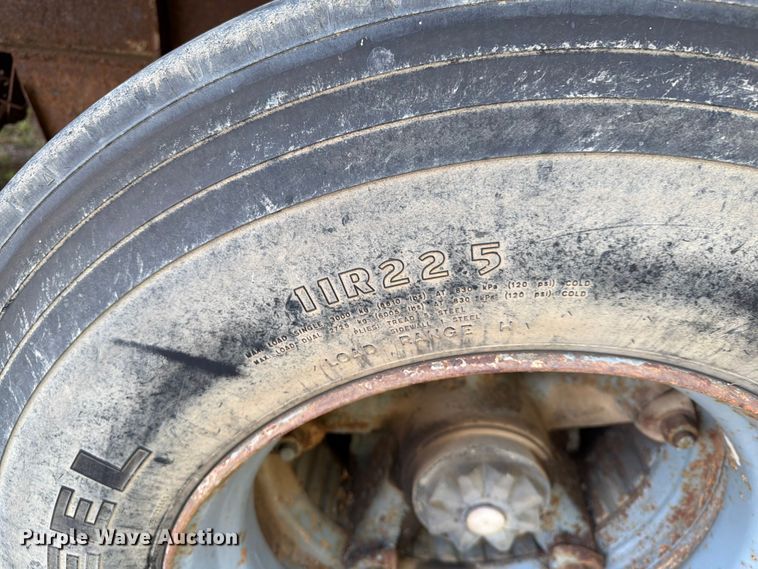 image for item EA0403 1990 Fruehauf FB9-F2-48W dry van trailer