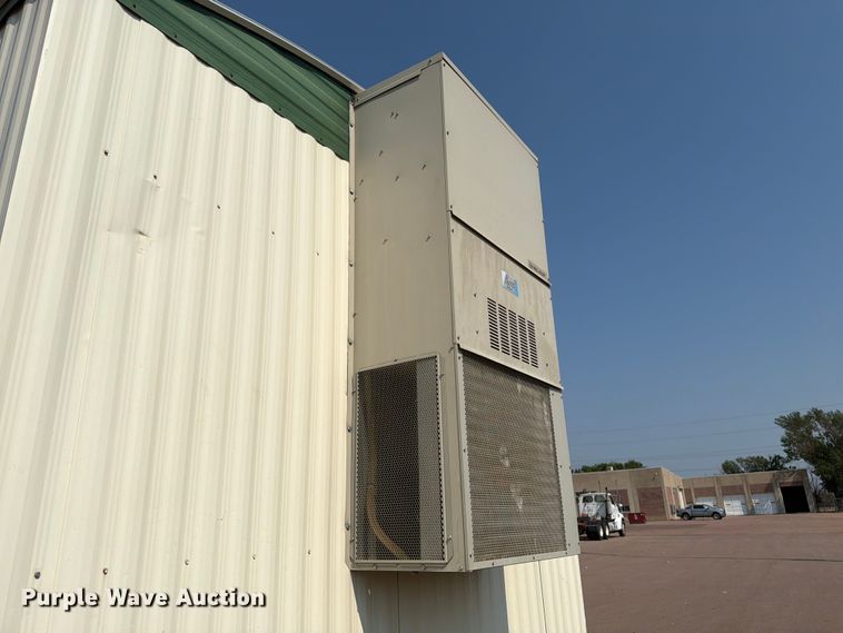 image for item EA0405 2006 Mark Line 1050 office trailer
