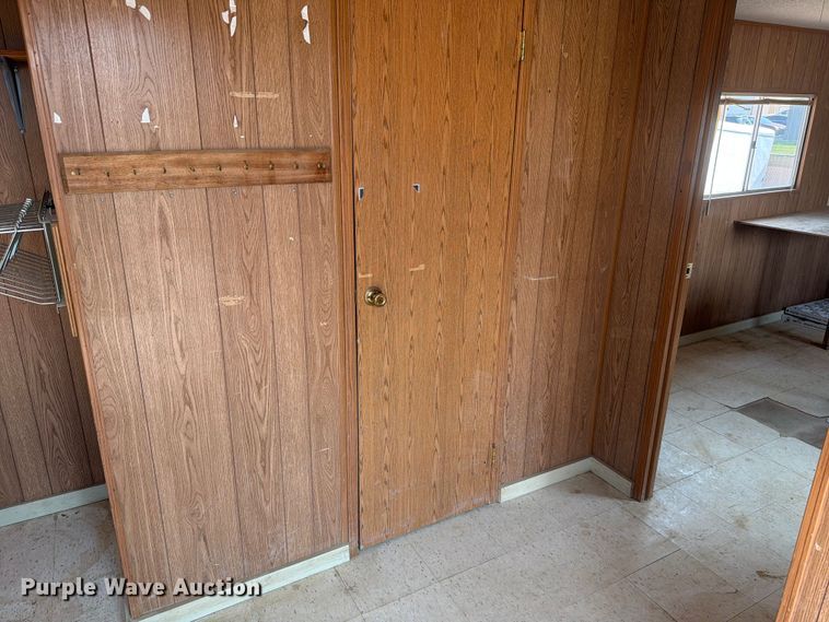 image for item EA0405 2006 Mark Line 1050 office trailer