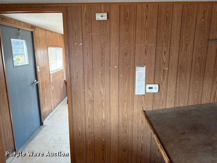 image for item EA0405 2006 Mark Line 1050 office trailer