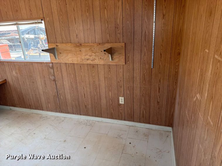 image for item EA0405 2006 Mark Line 1050 office trailer